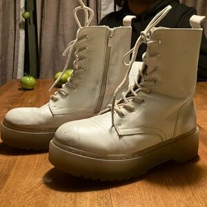 Jellypop moto combat white boot with zippers and jelly soles EU 37 / women’s 6.5